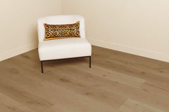 Villagio ANDREA Collection - 5/8"T x  10-1/4"W (4mm Wear Layer) Rustic grade European Oak Engineered Hardwood flooring (37.16sqft. per box)